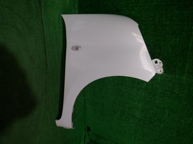 【中古】中古部品 スペーシア MK32S 右ﾌﾛﾝﾄﾌｪﾝﾀﾞｰ 【3340140100-000025259510600】