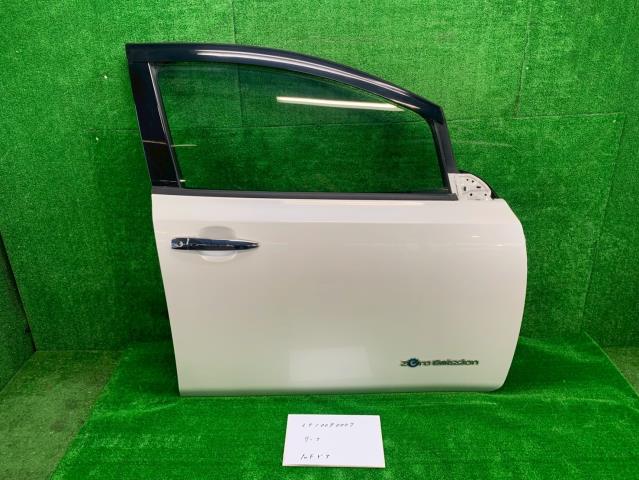 【中古】中古部品 リーフ ZE1 右ﾌﾛﾝﾄﾄﾞｱ 【3330991000-251009000713100】
