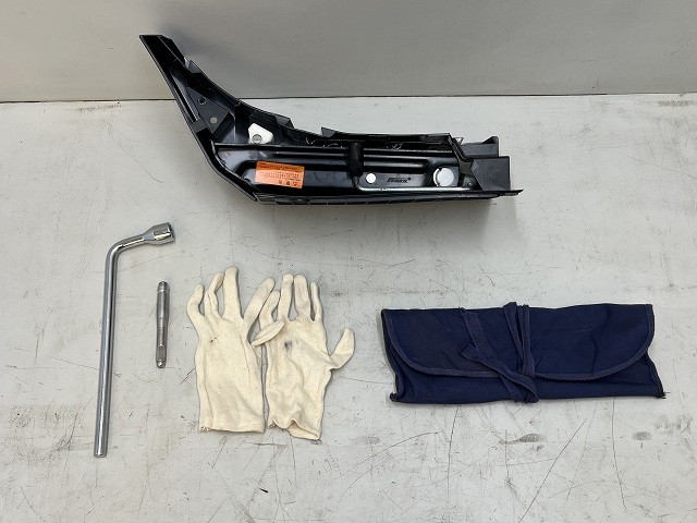 【中古】中古部品 ベンツ Eクラス 211222 ジャッキ 【3310070100-0000Y0767377750】|e-cleマート