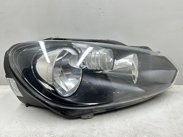 【中古】中古部品 VW ゴルフ 1KCBZ 右ﾍｯﾄﾞﾗﾝﾌﾟ 【3310070100-0000Y0771910800】｜e-cleマート