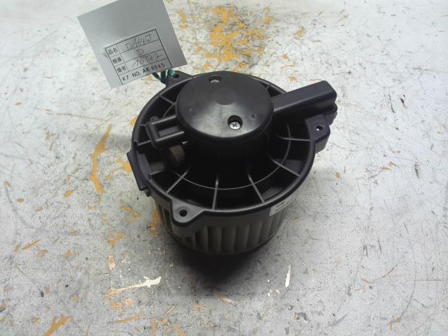 【中古】中古部品 エブリィ DA64W ﾋｰﾀｰﾌﾞﾛｱﾓｰﾀｰ 【3310160100-000004440867900】