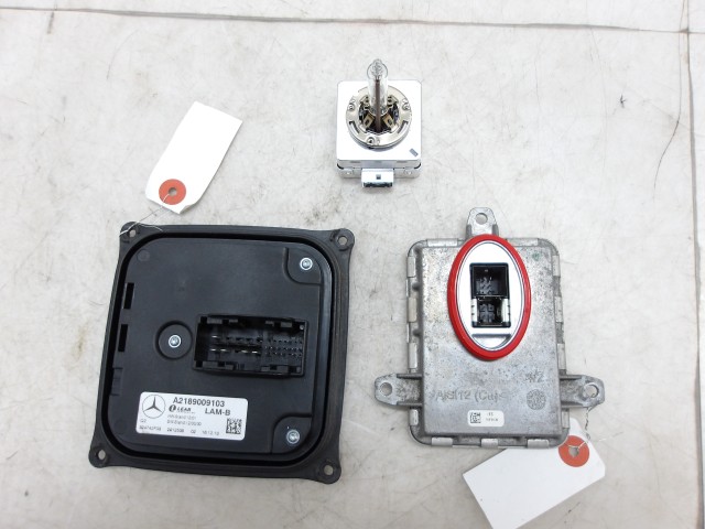 【中古】中古部品 ベンツ Bクラス 246242 ライトコントロールユニット 【3310250100-000253039410811】|e-cleマート