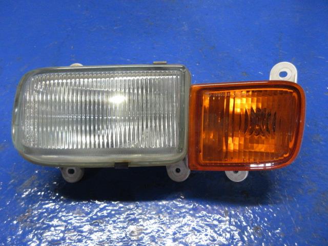 【中古】中古部品 UDトラクター GK6XAE 左ﾌｫｸﾞﾗﾝﾌﾟ 【3310270100-000015043410950】