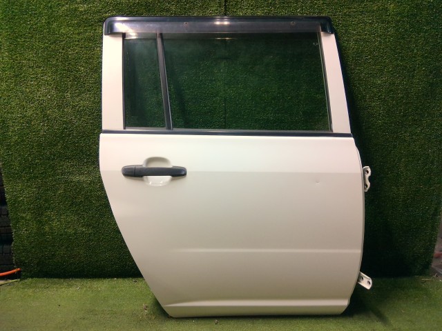 【中古】中古部品 プロボックス NCP50V 右ﾘｱﾄﾞｱ 【3260460000-251017000613300】