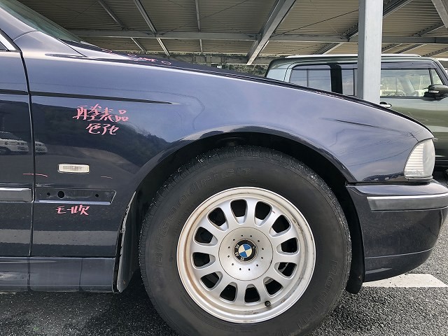 【中古】中古部品 BMW 5シリーズ DP28 右ﾌﾛﾝﾄﾌｪﾝﾀﾞｰ 【3310070100-0000Y0766510600】｜e-cleマート 27,920円