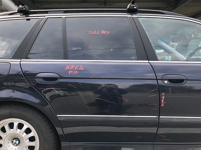 【中古】中古部品  5シリーズ DP28 右ﾘｱﾄﾞｱ 【3310070100-0000Y0766513300】