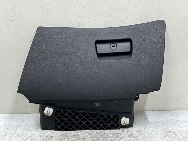 【中古】中古部品 BMW 5シリーズ DP28 ｸﾞﾛｰﾌﾞBOX 【3310070100-0000Y0766570210】｜e-cleマート
