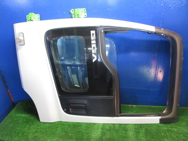 【中古】中古部品 いすゞ大型車 CYJ77A 左ﾌﾛﾝﾄﾄﾞｱ 【3310270100-000014866713200】