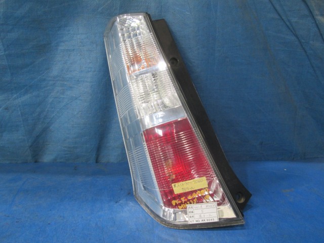 【中古】中古部品 ワゴンＲ MH23S 左ﾃｰﾙﾗﾝﾌﾟ 【3310160100-000004478715600】