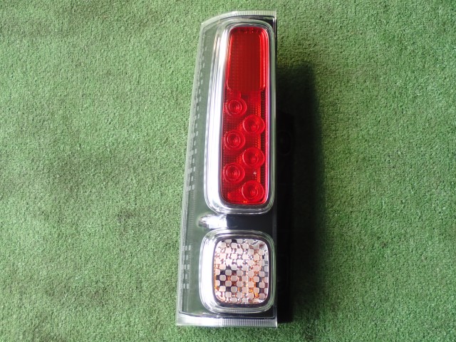 【中古】中古部品 スペーシア MK53S 左ﾃｰﾙﾗﾝﾌﾟ 【3330450100-251018000115600】