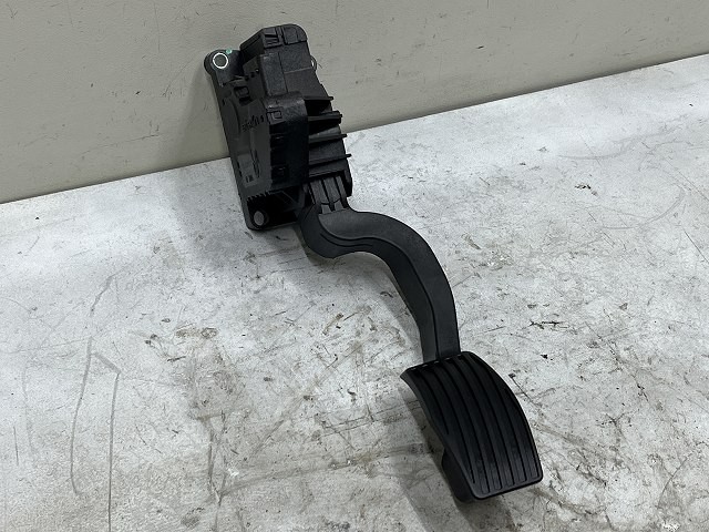 【中古】中古部品 フィアット 500 19909 ﾍﾟﾀﾞﾙ 【3310070100-0000Y0772177500】