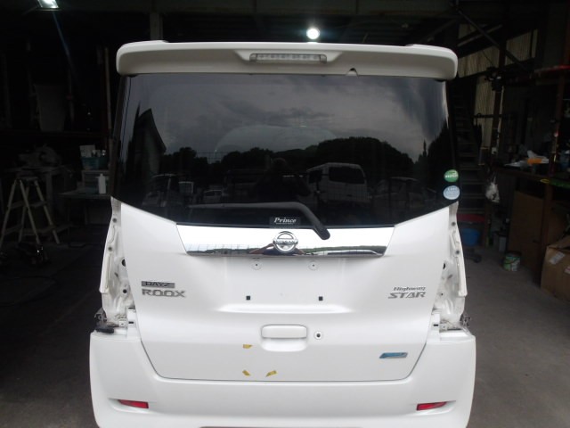 【中古】中古部品 デイズルークス B21A バックドア 【3310420000-000010608215800】