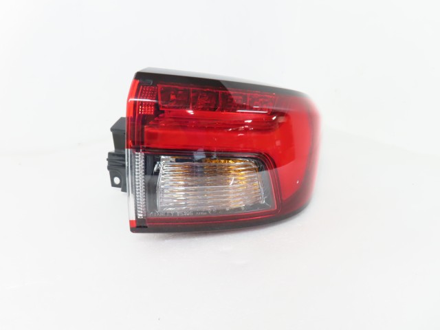 【中古】中古部品 アウトランダー GN0W 右ﾃｰﾙﾗﾝﾌﾟ 【3380050000-000037618815500】