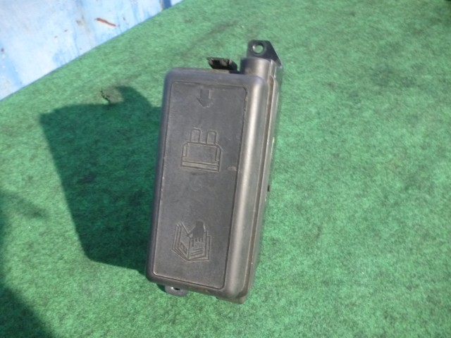 【中古】中古部品 BMW ミニ MF16S ﾋｭｰｽﾞﾎﾞｯｸｽ 【3540020100-000007102567800】