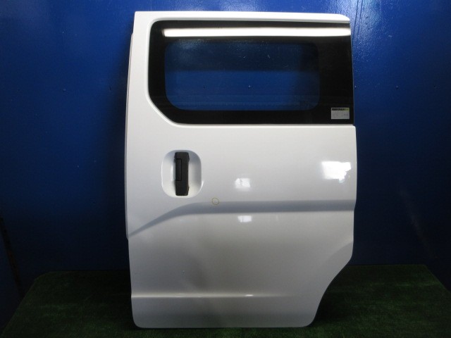 【中古】中古部品 NV200バネット VM20 左ﾘｱﾄﾞｱ 【3310270100-000015075613400】