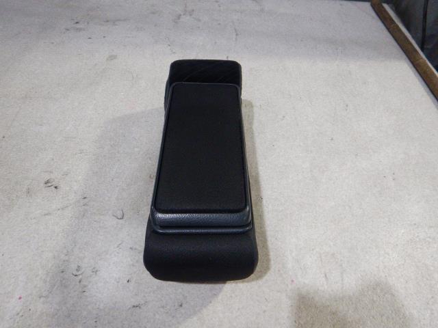 【中古】中古部品 タント LA610S ｱｰﾑﾚｽﾄ 【3330810100-251024000670460】