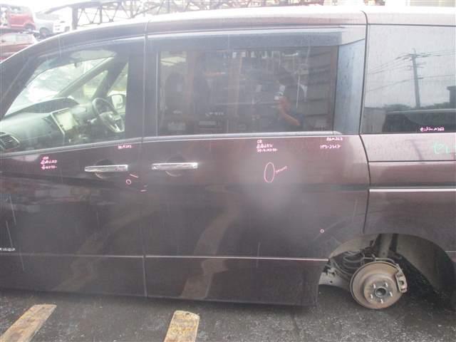 【中古】中古部品 セレナ GFC27 左ﾘｱﾄﾞｱ 【3500080000-251008000313400】