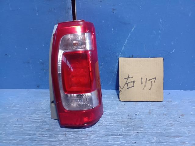 【中古】中古部品 タントエグゼ L455S 右ﾃｰﾙﾗﾝﾌﾟ 【3310050100-000213009915500】