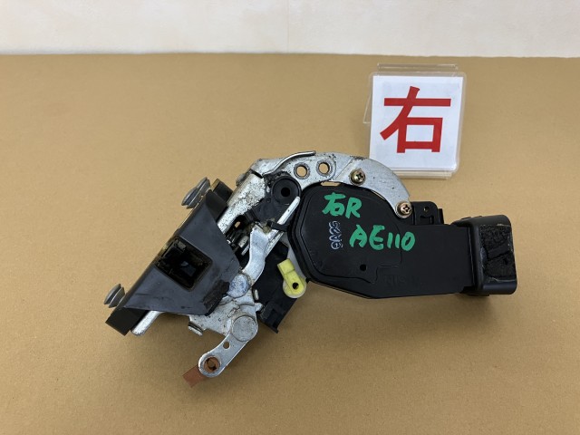 【中古】中古部品 カローラ AE110 右ﾘｱﾄﾞｱﾛｯｸｿﾚﾉｲﾄﾞ 【3330460100-000001609364570】