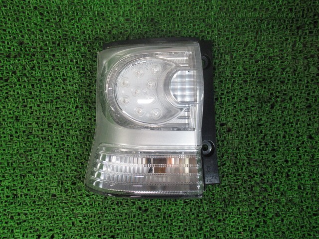【中古】中古部品 タント L375S 左ﾃｰﾙﾗﾝﾌﾟ 【3330540100-250828000715600】
