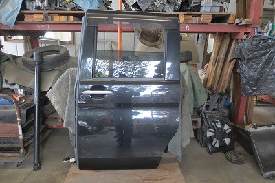 【中古】中古部品 タント L375S 左ﾘｱﾄﾞｱ 【3340180100-251028000113400】