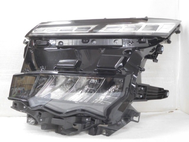 【中古】再生部品 ヴォクシー MZRA90W 左ﾍｯﾄﾞﾗﾝﾌﾟ 【3380050000-000037599810900】