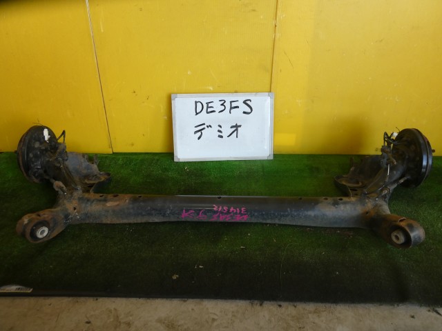 【中古】中古部品 デミオ DE3FS ﾘｱｱｸｽﾙﾋﾞｰﾑ 【3331010600-251025000753500】