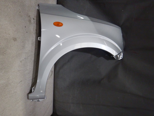 【中古】中古部品 キャロル HB36S 右ﾌﾛﾝﾄﾌｪﾝﾀﾞｰ 【3330810100-251031000310600】