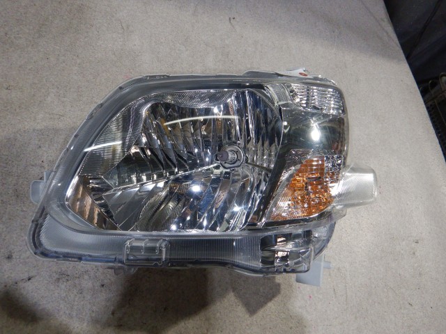 【中古】中古部品 タント LA600S 左ﾍｯﾄﾞﾗﾝﾌﾟ 【3330810100-251031000410900】