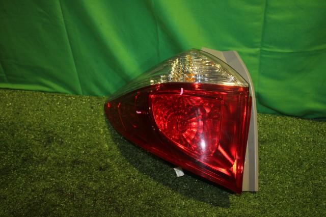 【中古】中古部品 ラクティス NSP120 左ﾃｰﾙﾗﾝﾌﾟ 【3330950100-000052040515600】