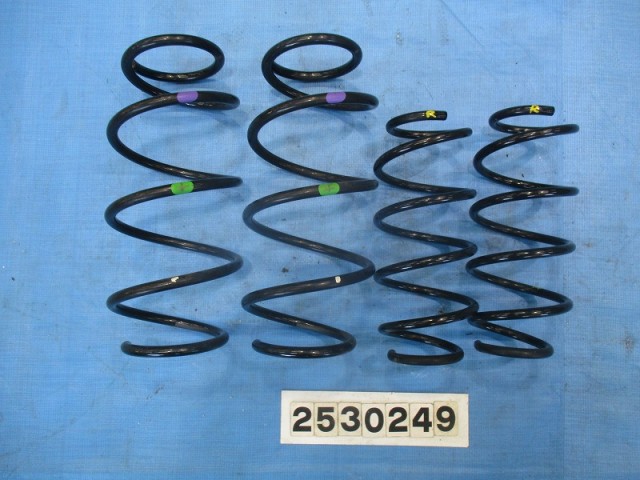 【中古】中古部品 スイフト ZC53S ｽﾌﾟﾘﾝｸﾞｾｯﾄ 【3310040100-000253024957900】