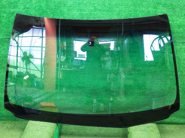 【中古】中古部品 レクサス GS AWL10 ﾌﾛﾝﾄｳｲﾝﾄﾞｶﾞﾗｽ 【3330200100-242950000011200】