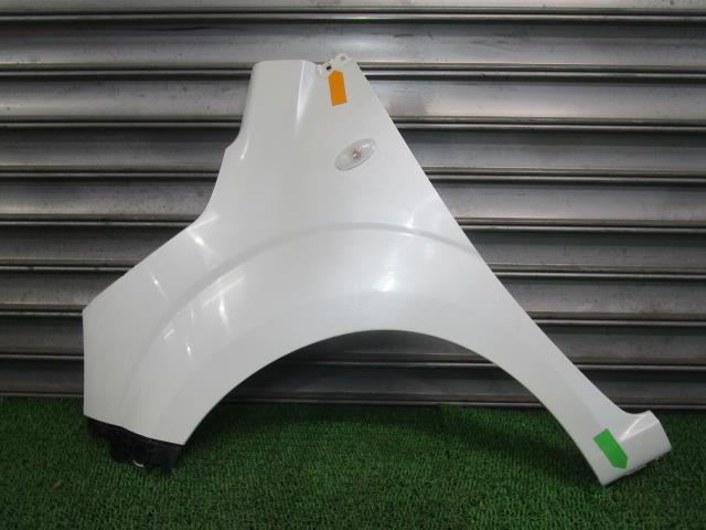 【中古】中古部品 モコ MG33S 左ﾌﾛﾝﾄﾌｪﾝﾀﾞｰ 【3330540100-250804000610700】
