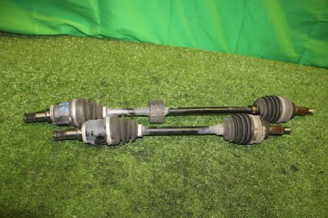 【中古】中古部品 ＭＲワゴン MF33S 左ﾌﾛﾝﾄﾄﾞﾗｲﾌﾞｼｬﾌﾄ 【3330950100-000052041342200】