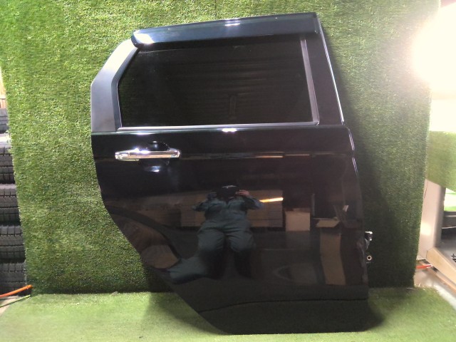 【中古】中古部品 Ｎ－ＷＧＮ JH1 右ﾘｱﾄﾞｱ 【3260460000-251002000513300】