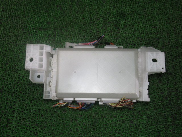 【中古】中古部品 モコ MG33S ﾋｭｰｽﾞﾎﾞｯｸｽ 【3330540100-250805000667800】