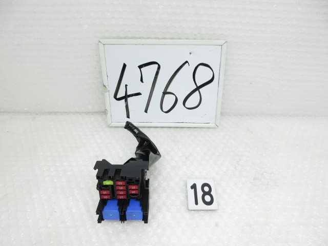 【中古】中古部品 エクストレイル T32 ﾋｭｰｽﾞﾎﾞｯｸｽ 【3500170000-251105501367800】