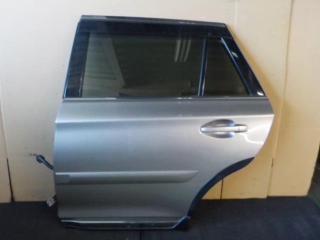 【中古】中古部品 レガシィ BS9 左ﾘｱﾄﾞｱ 【3260200000-251104000113400】｜e-cleマート