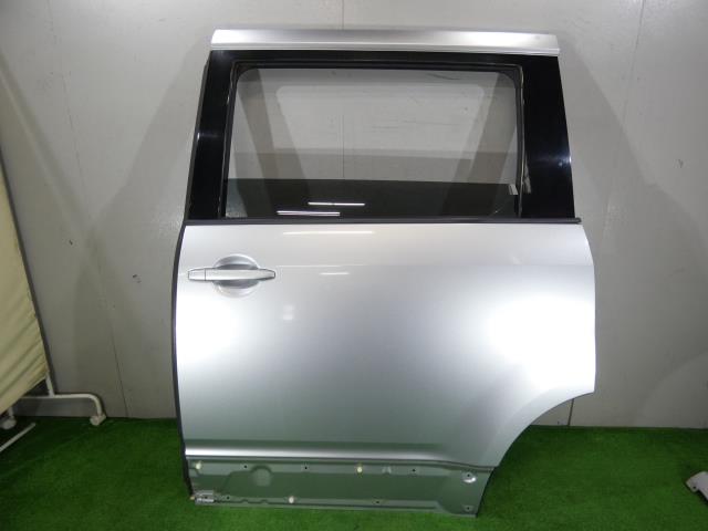 【中古】中古部品 デリカＤ5 CV2W 左ﾘｱﾄﾞｱ 【3260250000-000025153313400】