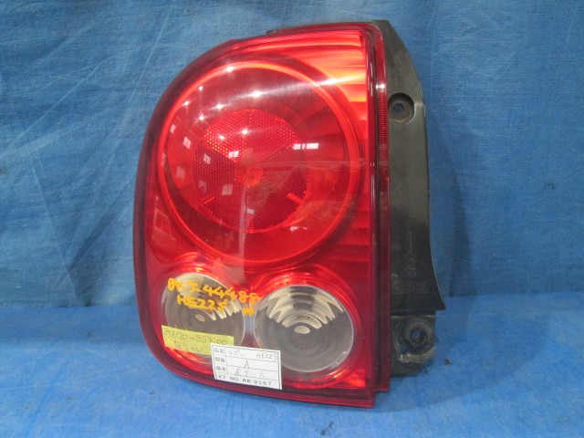 【中古】中古部品 ラパン HE22S 左ﾃｰﾙﾗﾝﾌﾟ 【3310160100-000004448815600】