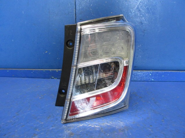 【中古】中古部品 フリード GP3 右ﾃｰﾙﾗﾝﾌﾟ 【3310270100-000015078215500】