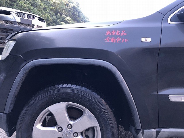 【中古】中古部品 ジープ グランドチェロキー WK36 左ﾌﾛﾝﾄﾌｪﾝﾀﾞｰ 【3310070100-0000Y0773310700】