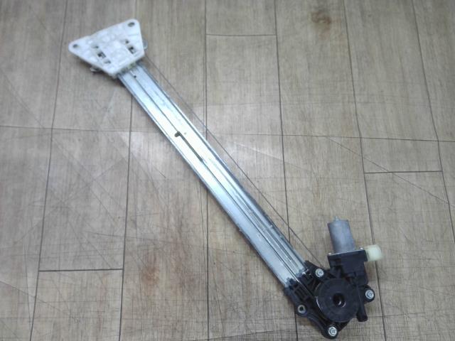 【中古】中古部品 ハスラー MR41S 右ﾌﾛﾝﾄﾄﾞｱﾚｷﾞｭﾚｰﾀ･ﾓｰﾀｰ 【3310390100-251104000113120】