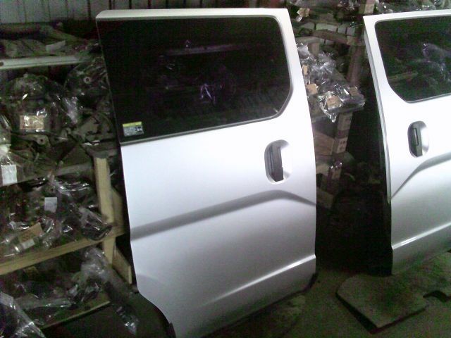 【中古】中古部品 NV200バネット VM20 右ﾘｱﾄﾞｱ 【3330220100-251106000513300】