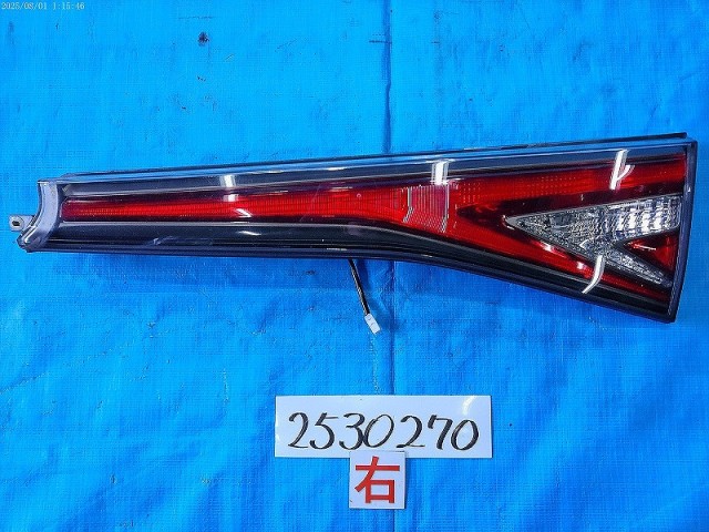 【中古】中古部品 ＳＡＩ AZK10 右ﾌｨﾆｯｼｬｰﾊﾟﾈﾙ 【3310040100-000253027015210】