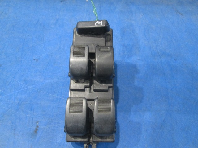 【中古】中古部品 ミラ L700S ﾊﾟﾜｰｳｲﾝﾄﾞｳｽｲｯﾁ 【3310160100-000004378961901】