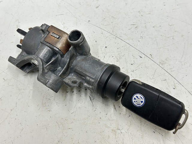 【中古】中古部品 VW ポロ 9NBTS ｲｸﾞﾆｯｼｮﾝｽｲｯﾁ 【3310070100-000090732168650】