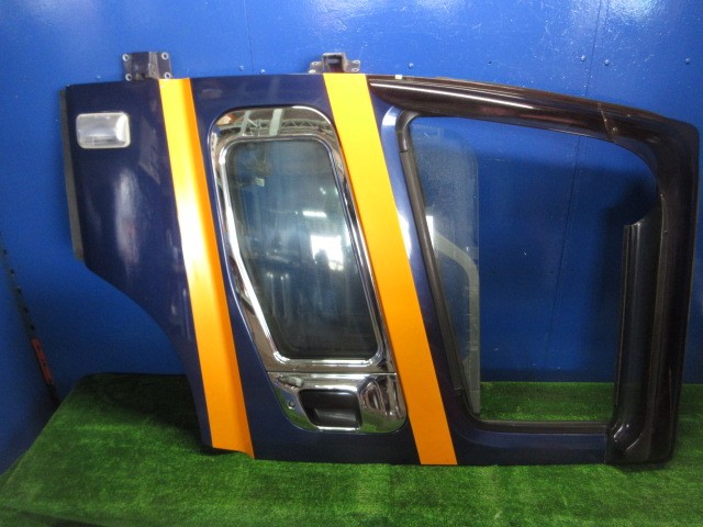 【中古】中古部品 ふそう大型車 FU54VZ 左ﾌﾛﾝﾄﾄﾞｱ 【3310270100-000015032913200】