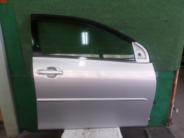 【中古】中古部品 カローラアクシオ NZE141 右フロントドア 【3310420000-000002387213100】|e-cleマート