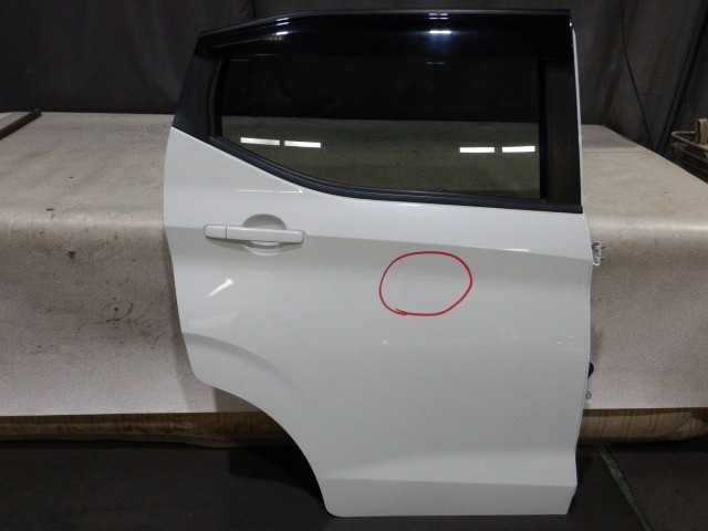 【中古】中古部品 デイズ B44W 右ﾘｱﾄﾞｱ 【3330810100-251106000613300】